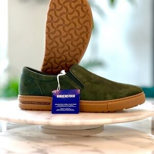 Birkenstock Oswego 
Suede Leather Men's Thyme/ Gum sole Loafers
